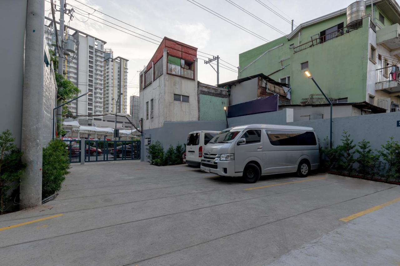 Ihotel Uptown Bgc Manila Exterior foto